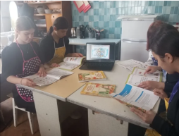 Внеклассное мероприятие, посвященное теме здорового питания, было проведено   для обучающихся   5 – 6 классов.По свидетельству врачей сегодня основные заболевания школьников - гастриты и анемия, и это напрямую связано с качеством питания детей. В меню многих школьников присутствуют продукты, признанные опасными для здоровья. И многие дети, подчиняясь рекламе, предпочитают покупать именно эти продукты, а не обычные школьные завтраки и обеды.                                                                                                                    Целью мероприятия было:  углубить представление детей о рациональном питании;продолжить формирование позитивной оценки здорового образа жизни;побуждать детей к разумному, бережному отношению к своему здоровью, к борьбе с вредными привычками.Дети отвечали на вопросы викторины, составляли пословицы, прослушали лекцию, рассмотрели провоцирующую ситуацию "Закажи блюдо".